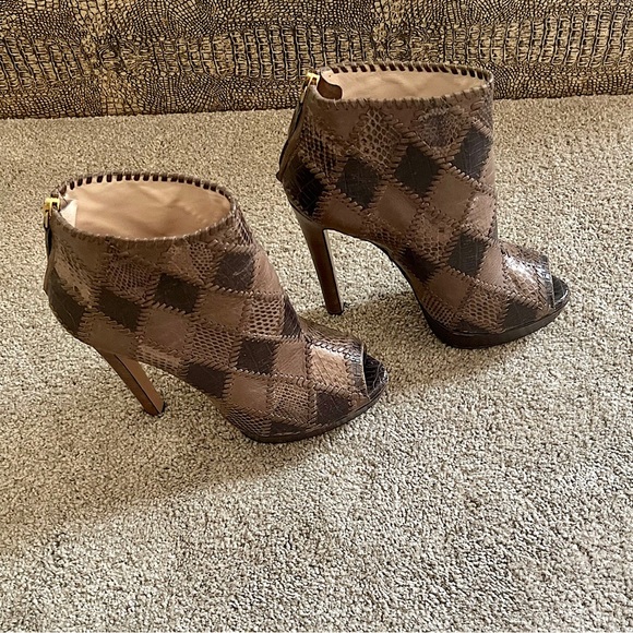 Prada platform ankle boot - Picture 2 of 8